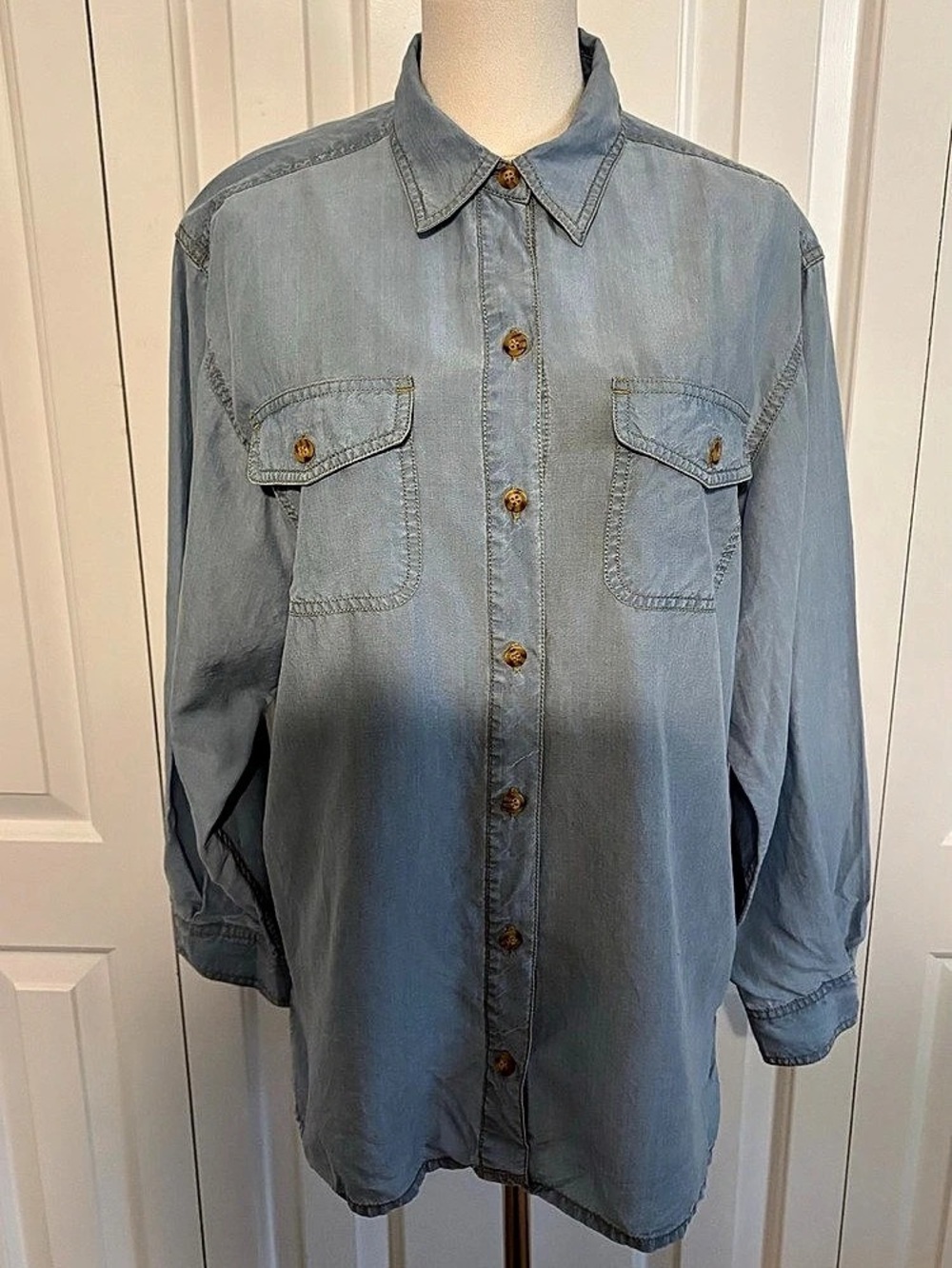 LIZ CLAIBORNE Blue Denim-Look, Button Down Shirt, Size M